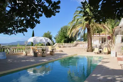 Image de Propriété exceptionnelle Côte d'Azur - vue mer panoramique - piscine - tennis