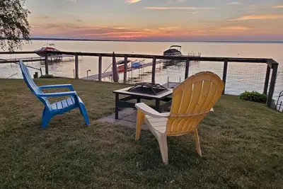 Image de North View Cabins #3 - 2Bed/1Ba Direct Waterfront Cabin on Houghton Lake!