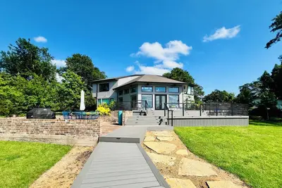 Image de Beautiful Lakefront Views at Cedar Creek Lake!