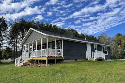 Image de New Home On Escanaba River 10 Minutes from Town