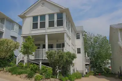Crystal Cove Cottage - Family friendly, Private beach, Gated community!