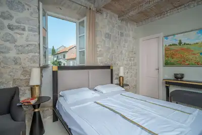 Image de Villa Burovic newly renovated, by the sea with a view of the Islands of Perast