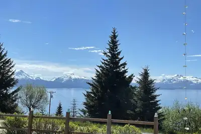 Image de Gardenscaped Getaway with million$ view of mountains, bay, glaciers, and volcano