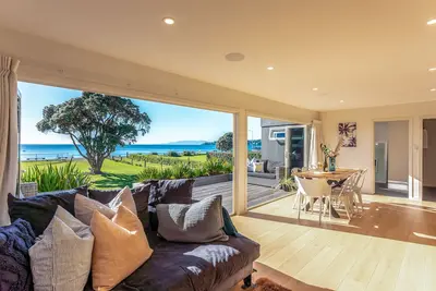 Image de Onetangi Beachfront Escape | Coast & Country | Winter Deal - Stay 3, Pay for 2