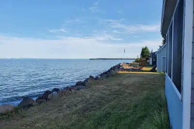 Image de Cute Waterfront House on Lake Superior