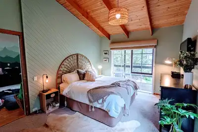 Image de Two Mountains Lodge. Modern, homely alpine retreat with salt spa. Mt. Buller base