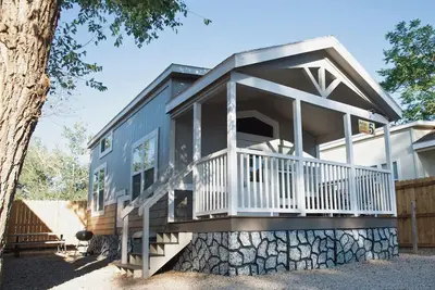 Balanced Rock Cabin #05