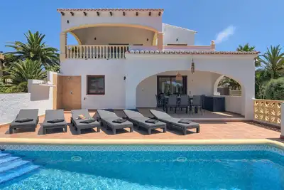 Image de Villa merveilleuse et intime à Javea, Costa Blanca, Espagne avec piscine chauffée pour 8 personnes