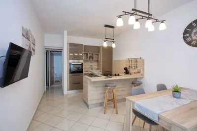 Image de Appartement de deux chambres avec la terrasse Rogoznica (A-10268-a)