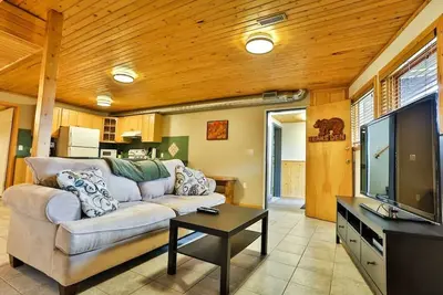 Image de Bear's Den / Cool / Dog Friendly / Hot Tub Access