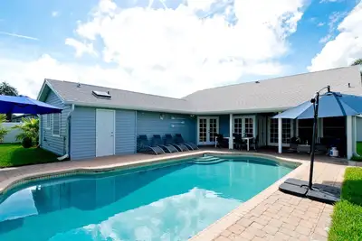 Image de 4 bed, 3 bath luxury home near Anna Maria Island, private pool, pet friendly!