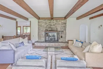 Image de Private Mid Century Retreat with Pool & Mountain Views