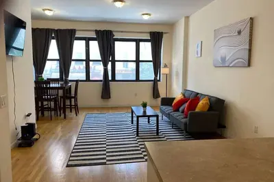 Image de 2bed sleeps 6 entire floor