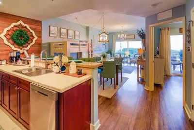 Image de Gorgeous Beachside Condo Water Views Steps Away From Gulf White Sandy Beaches