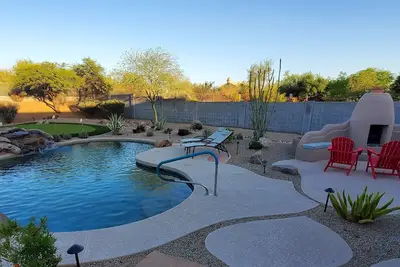 Image de Heated Pool, Putting Green, Fireplace, Game Room