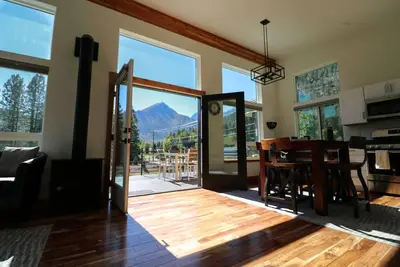 Image de Addy Acres- Near hiking, snowshoeing, sled rides & Sleeping Lady Resort