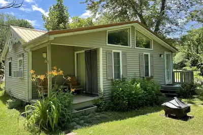 Image de Steffi's Stuga (little lake cottage): Relax and Re-energize near Lake Erie!