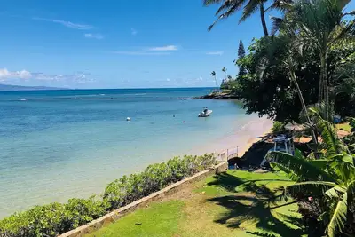Image de Private gated home with 300 Foot private beach front, beach toys and much more!