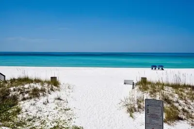 Image de Beautiful Gulf  front ground floor unit