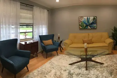 Image de Boho Vibe 3b/2b West of S. Tuttle - 1 mile from Downtown
