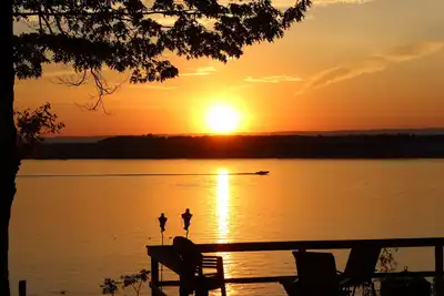 Image de Saratoga Lake Life - Right on the Lake with private Dock