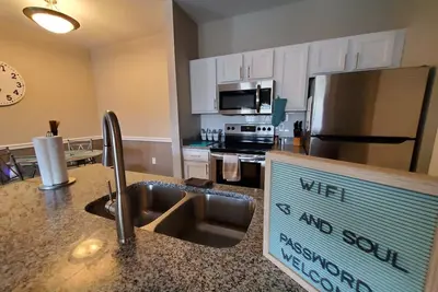 Image de 1 br/1b apt located off I295 Relaxing / Calm atmosphere with Resort Style Pool