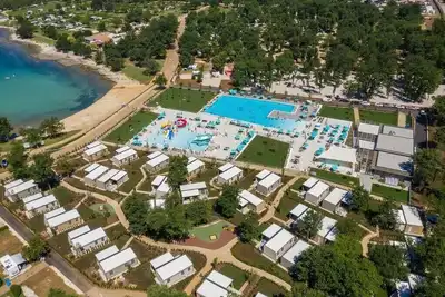 Image de Adriamar Mobile Homes in Camping Park Umag / Adriamar 2432 Park Umag