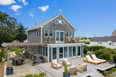 Image de Beach front home