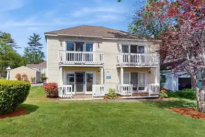 Image de Cozy Beach Condo: Easy Walk to the Best Part of the Beach & Top Restaurants