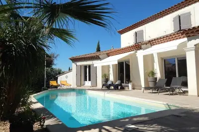 Image de Belle villa Climatisée avec piscine