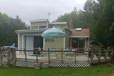 Image de Camp at Gull Bay with Lake George View and walking distance to beach