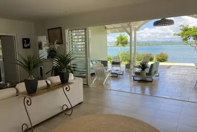 Villa 4 chambres, piscine, vue mer panoramique, plage et ponton privés
