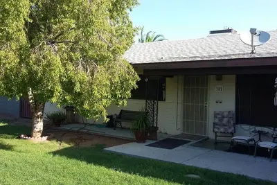 Image de Ranch home, Large diving pool, fireplace, 5 star dining, parade rout, lite rail