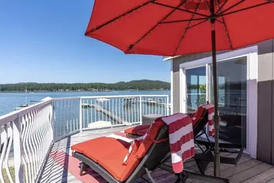 Image de Beachfront Lakehouse on Diamond Lake