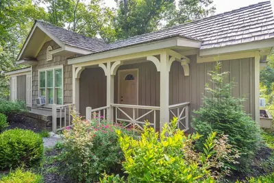 Image de Beautiful New Cottage w/ Endless Hilltop Views
