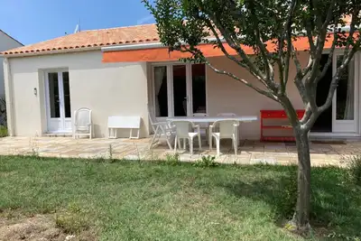 Maison  avec terrasse au calme 17 mn à pied de la plage