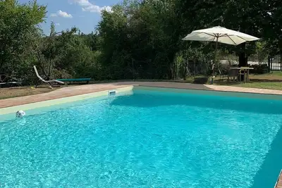 Image de 4-room apartment in farmhouse with pool.