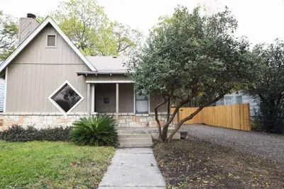 Image de St. Mary's strip cottage walking distance to Pearl