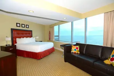 Image de Ocean Front studio available 7/10 to 7/13 $167 per night or $500
