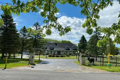 Image de Upstate Winter Mansion- Hot Tub, Theatre, Game Room & More! Come Ski Upstate!