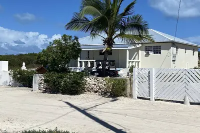 Image de 3 minute walk from Salt Cay Divers//Dock - 1 Bedroom - Full Kitchen