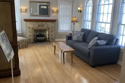 Image de Beautiful historic remodel & newly furnished - easy access to the best of Okc