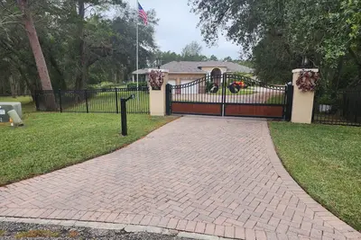Image de Beautiful 2Bed, 2Bath, 2Car Garage Stunning Cul-de-sac property on 2 acres Estate