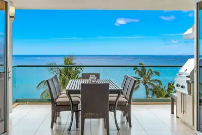 Maui Resort Rentals: Honua Kai – Incredible 6 Bedroom Oceanfront Gem, Over 4200 combined Sq. Ft. w/ Built-in Viking B. B. Q. !