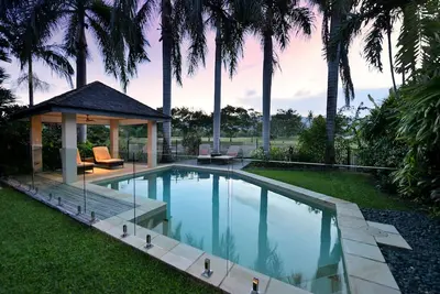 Image de This can be your sanctuary if you would love… close to beach and all ameneties