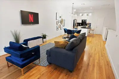 Image de ✨Spacious 2bd TownH⭐Car enclosed garage🌟Astrodome, Downtown HTown, and MediCtr✨