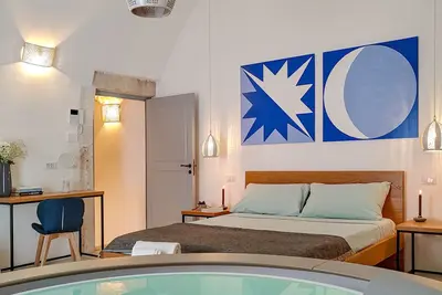Continuum 28 - Dimora con Idromassaggio e Terrazza