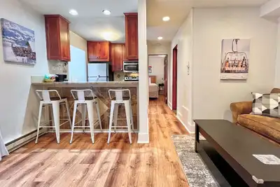 Image de 1 Bedroom, Location! Base of Resort, Everything is Close!