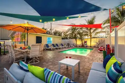 Image de Pickleball | Heated Pool | Game Room | 4 Min to Beach