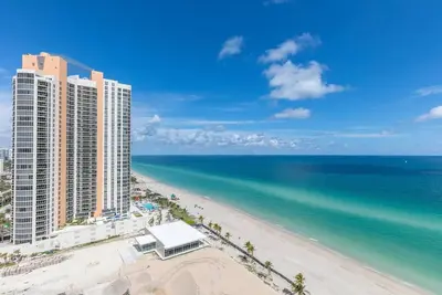 Image de Oceanview Apt at Marenas Resort, Sunny Isles Beach with Direct Beach Access!